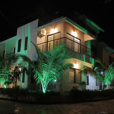 Sia Resort Alībāg Exteriér fotografie