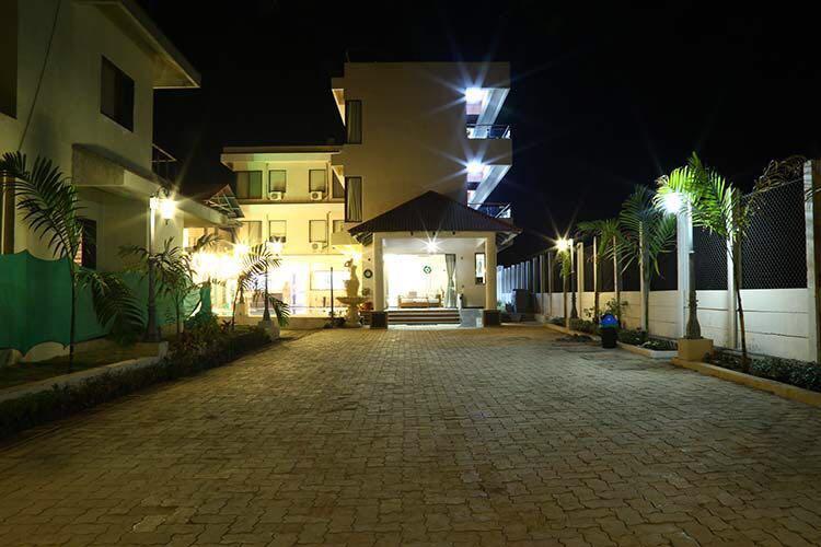 Sia Resort Alībāg Exteriér fotografie